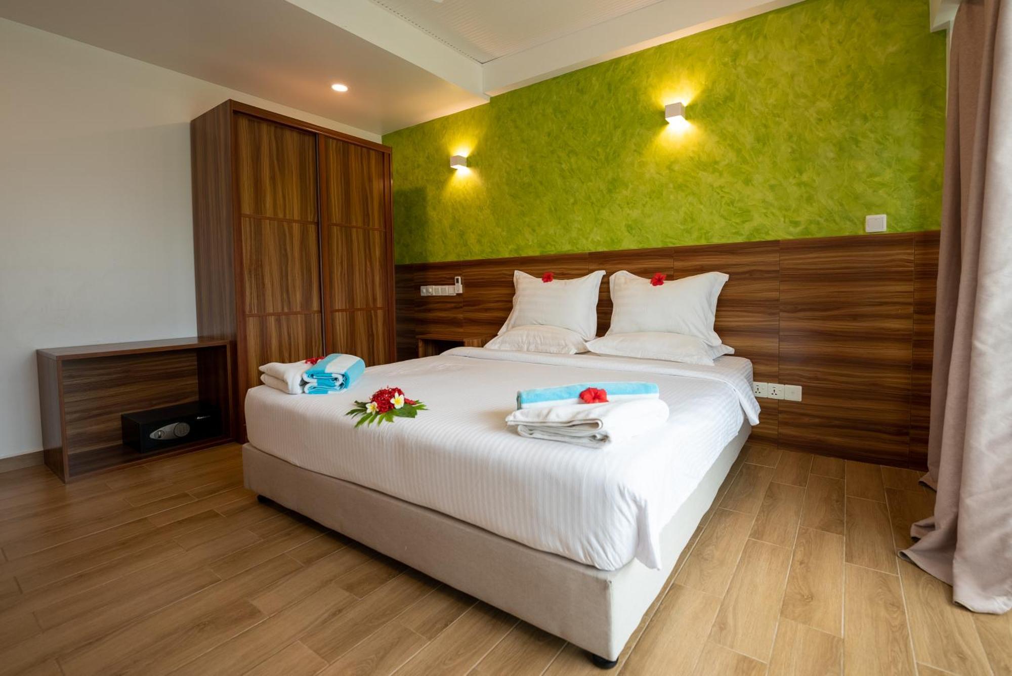 Olive Goidhoo Hotel Exterior photo